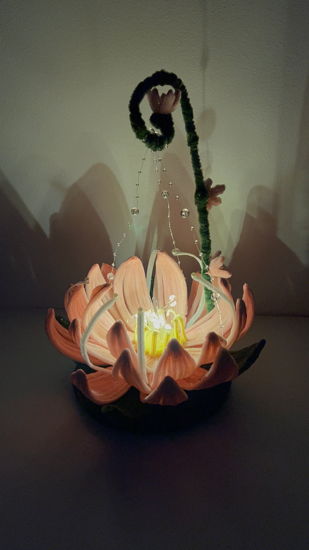 Lampe de chevet fleur de Lotus rose