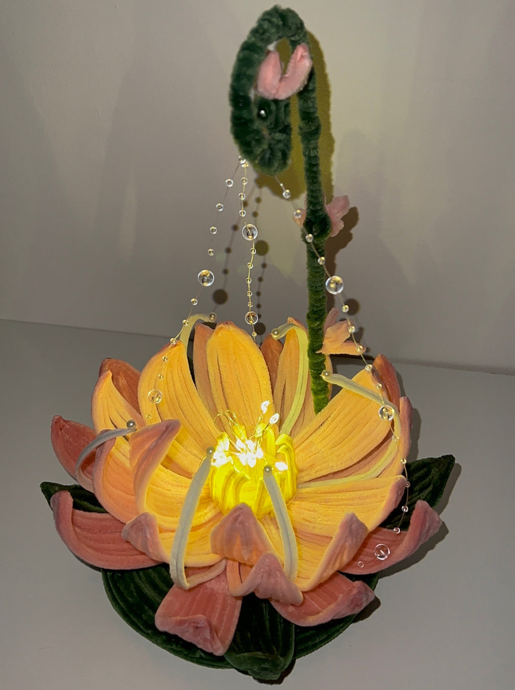 Lampe de chevet fleur de Lotus rose